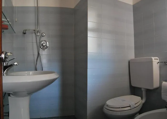 Rosapineta - Adults Only 2* لينانو سابيادورو